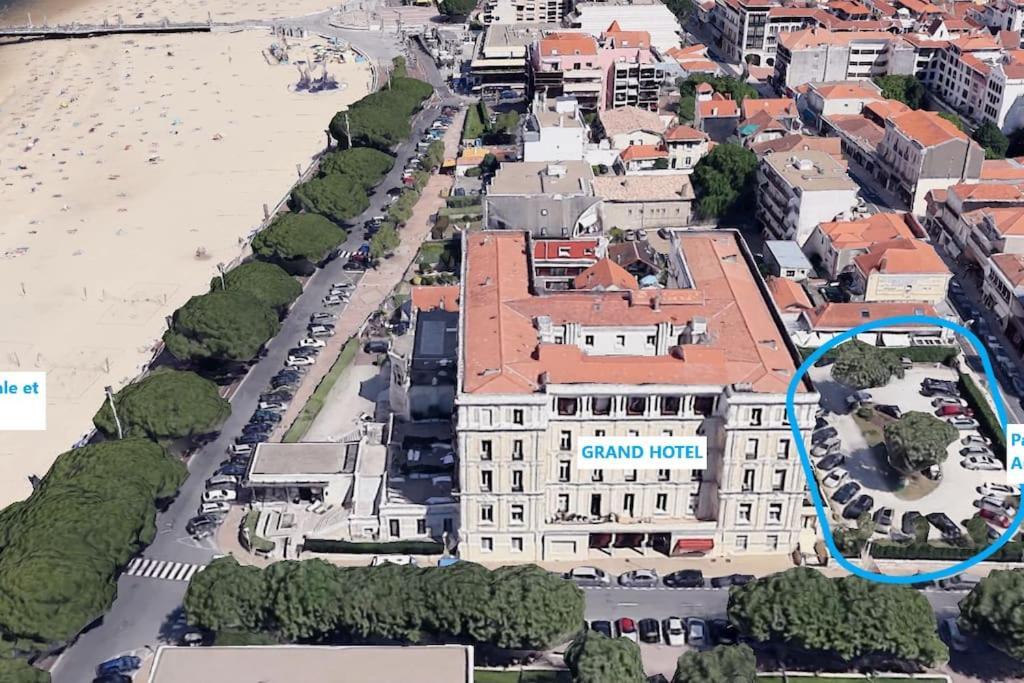 Grand Hotel - Magnifique Appartement Bord De Plage Centrale อาร์กาชง ภายนอก รูปภาพ